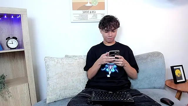 Snapshot of Honeymoon_sariel chatting on 11/23/25, 07:46 Honeymoon sariel online show from 11/23/25, 07:46