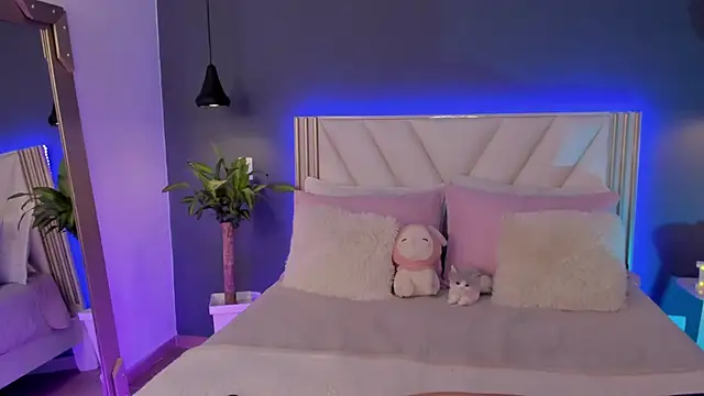 Snapshot of NaishaFord_1 chatting on 04/07/26, 04:24 NaishaFord 1 online show from 04/07/26, 04:24