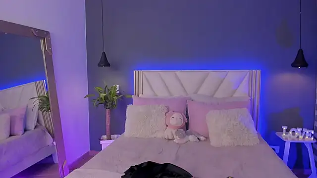 Snapshot of NaishaFord_1 chatting on 04/08/26, 03:28 NaishaFord 1 online show from 04/08/26, 03:28