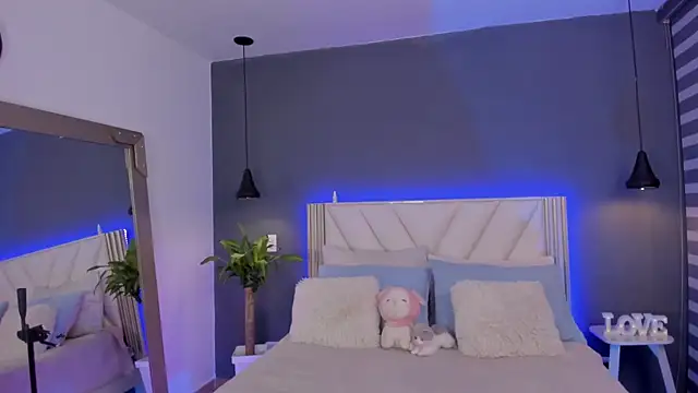 Snapshot of NaishaFord_1 chatting on 04/10/26, 06:29 NaishaFord 1 online show from 04/10/26, 06:29