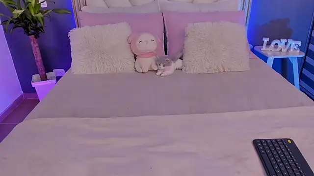 Snapshot of NaishaFord_1 chatting on 04/12/26, 04:39 NaishaFord 1 online show from 04/12/26, 04:39