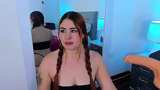 Snapshot of AdeleJhones chatting on 03/27/26, 01:11 AdeleJhones online show from 03/27/26, 01:11