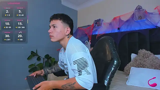 Thomas moon online show from 10/23/25, 12:48