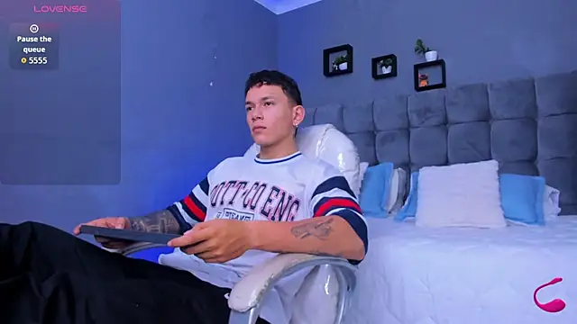 Thomas moon online show from 11/11/25, 10:59