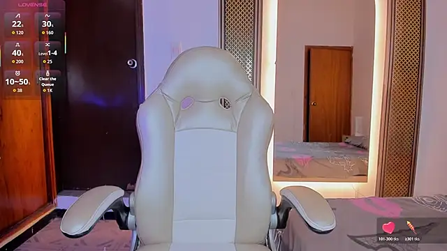 Elowen Clark online show from 11/28/25, 08:55