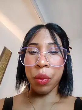 Elowen Clark online show from 01/18/26, 08:34