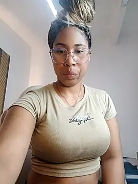 Elowen Clark online show from 02/13/26, 07:21