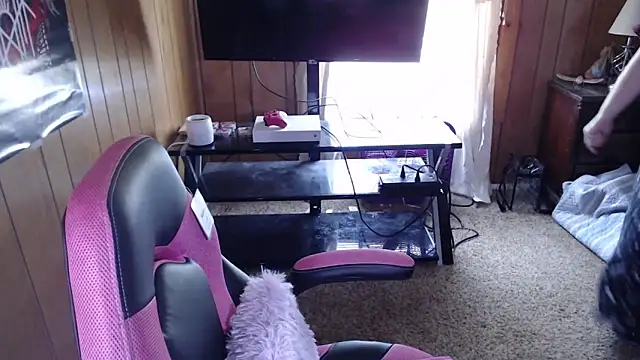 Snapshot of vanessraine chatting on 02/04/26, 07:31 vanessraine online show from 02/04/26, 07:31