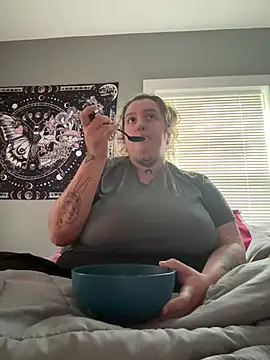 Snapshot of vanessraine chatting on 04/06/26, 06:42 vanessraine online show from 04/06/26, 06:42