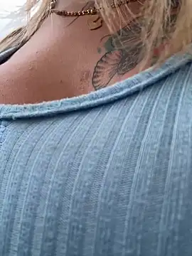 Snapshot of YouCandiSumisa chatting on 10/06/25, 06:27 YouCandiSumisa online show from 10/06/25, 06:27