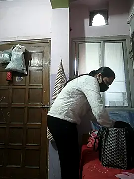 Snapshot of sanu_07 chatting on 01/12/26, 05:12 sanu 07 online show from 01/12/26, 05:12