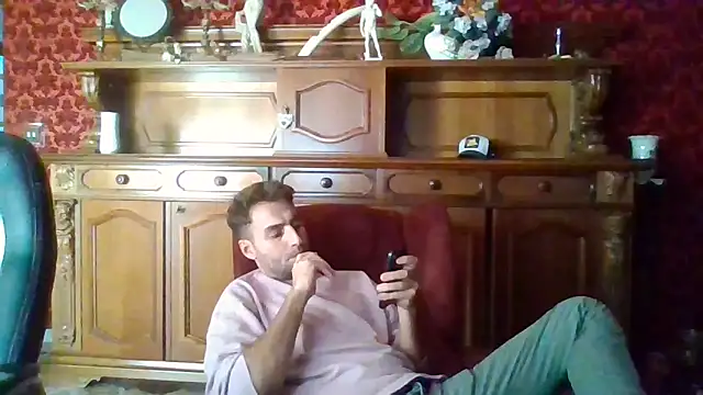 Snapshot of Torissimo92 chatting on 10/19/25, 03:23 Torissimo92 online show from 10/19/25, 03:23