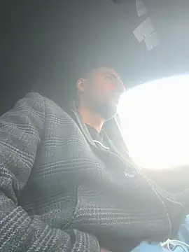 Snapshot of Torissimo92 chatting on 12/05/25, 08:23 Torissimo92 online show from 12/05/25, 08:23