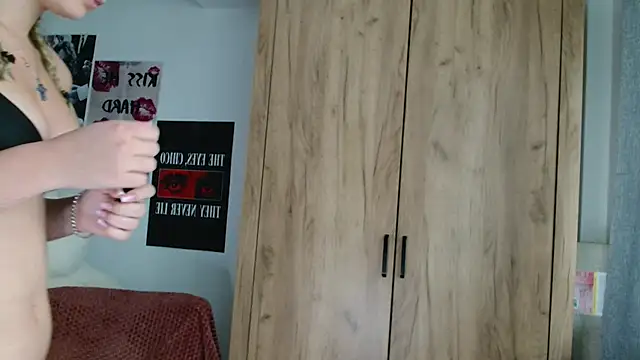 ScarlettSmithX online show from 09/09/25, 04:45