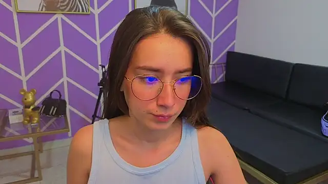 Adhara Kitten online show from 03/10/26, 12:54