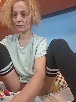 Snapshot of aellabeyonce chatting on 11/29/25, 08:06 aellabeyonce online show from 11/29/25, 08:06