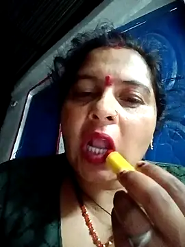 Snapshot of Hot_komal1 chatting on 05/12/26, 08:28 Hot komal1 online show from 05/12/26, 08:28