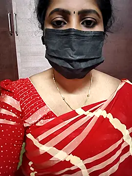 Snapshot of vasundhara26 chatting on 12/13/25, 07:53 vasundhara26 online show from 12/13/25, 07:53