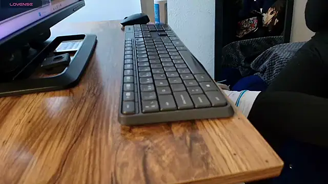 Terraelowen online show from 12/04/25, 11:30