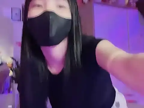 Snapshot of keelinnn19 chatting on 09/18/25, 05:15 keelinnn19 online show from 09/18/25, 05:15