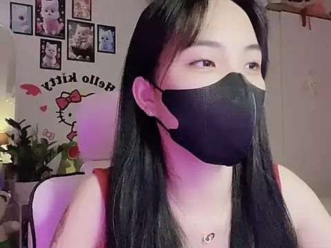 Snapshot of keelinnn19 chatting on 10/12/25, 07:02 keelinnn19 online show from 10/12/25, 07:02