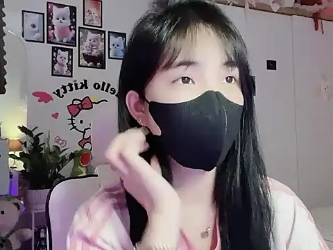 Snapshot of keelinnn19 chatting on 10/13/25, 03:56 keelinnn19 online show from 10/13/25, 03:56