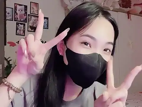 Snapshot of keelinnn19 chatting on 10/17/25, 07:05 keelinnn19 online show from 10/17/25, 07:05