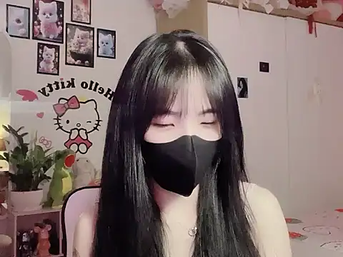 Snapshot of keelinnn19 chatting on 10/19/25, 07:25 keelinnn19 online show from 10/19/25, 07:25