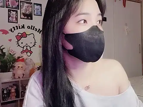 Snapshot of keelinnn19 chatting on 10/24/25, 08:27 keelinnn19 online show from 10/24/25, 08:27