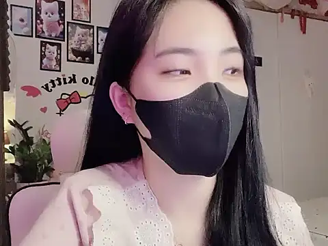 Snapshot of keelinnn19 chatting on 10/25/25, 08:25 keelinnn19 online show from 10/25/25, 08:25