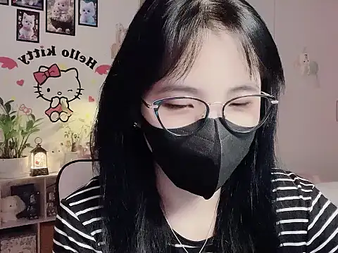 Snapshot of keelinnn19 chatting on 12/15/25, 06:56 keelinnn19 online show from 12/15/25, 06:56