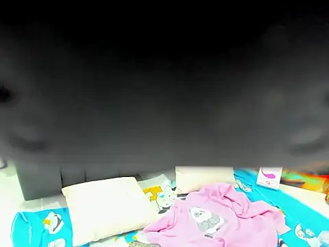 Snapshot of xamila_muaa chatting on 04/12/26, 07:13 xamila muaa online show from 04/12/26, 07:13