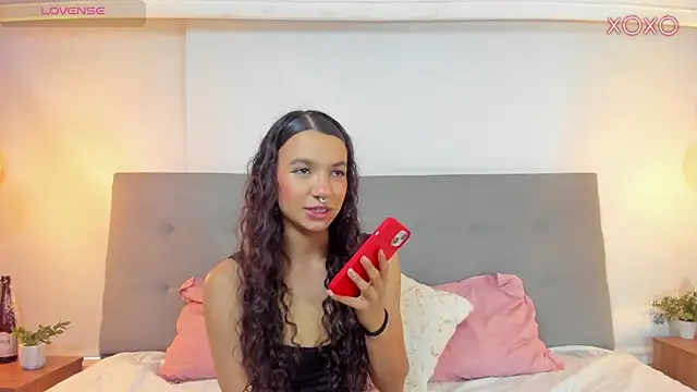 Luna Claire online show from 11/20/25, 12:49