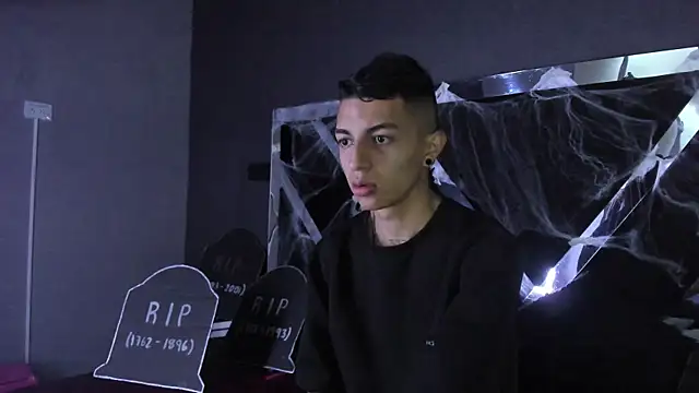 NickandAbby  online show from 10/25/25, 12:13