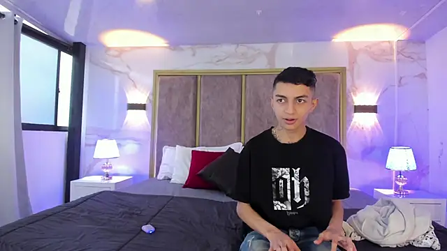 NickandAbby  online show from 04/07/26, 07:14