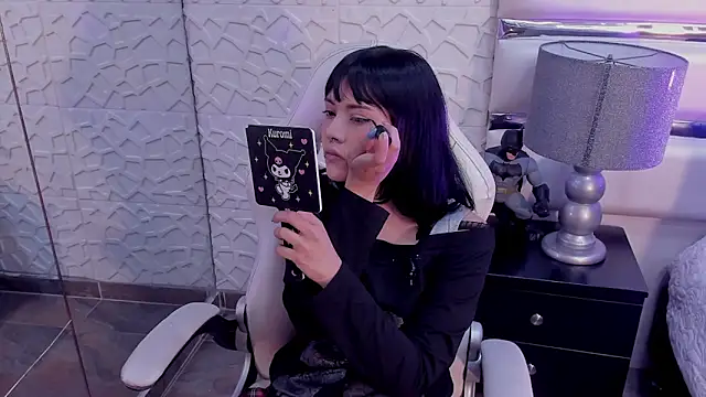 Snapshot of TatiLee chatting on 03/30/26, 11:44 TatiLee online show from 03/30/26, 11:44