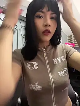 Snapshot of TatiLee chatting on 04/06/26, 02:29 TatiLee online show from 04/06/26, 02:29