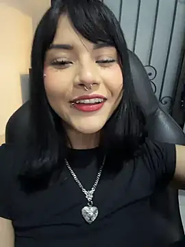 Snapshot of TatiLee chatting on 04/21/26, 03:28 TatiLee online show from 04/21/26, 03:28