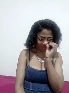 Snapshot of SEXYMOANSXX chatting on 10/02/25, 05:03 SEXYMOANSXX online show from 10/02/25, 05:03
