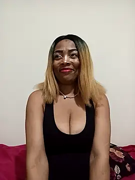 Snapshot of SEXYMOANSXX chatting on 10/10/25, 04:39 SEXYMOANSXX online show from 10/10/25, 04:39