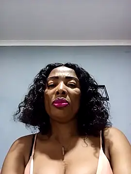 Snapshot of SEXYMOANSXX chatting on 04/01/26, 11:11 SEXYMOANSXX online show from 04/01/26, 11:11