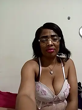 Snapshot of SEXYMOANSXX chatting on 04/06/26, 02:31 SEXYMOANSXX online show from 04/06/26, 02:31