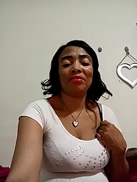 Snapshot of SEXYMOANSXX chatting on 05/11/26, 04:51 SEXYMOANSXX online show from 05/11/26, 04:51