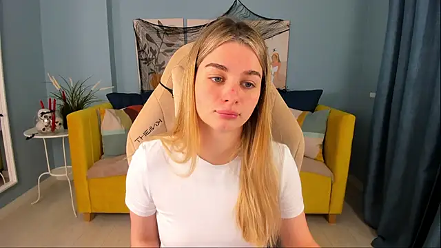 SweetyLicky online show from 10/27/25, 04:00