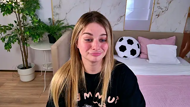 SweetyLicky online show from 07/14/26, 04:13