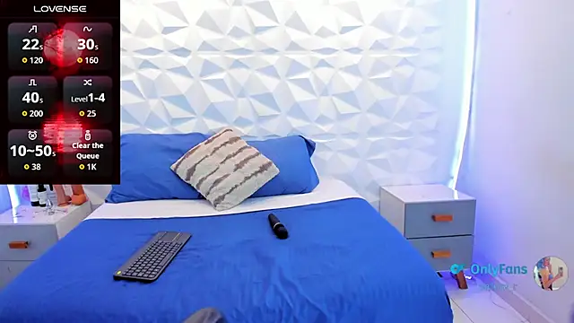 Snapshot of salem_cute chatting on 09/09/25, 02:44 salem cute online show from 09/09/25, 02:44