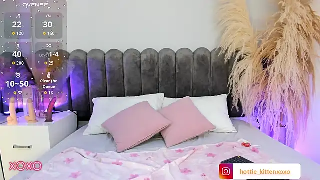 Snapshot of Viollet_xoxo chatting on 09/10/25, 07:58 Viollet xoxo online show from 09/10/25, 07:58