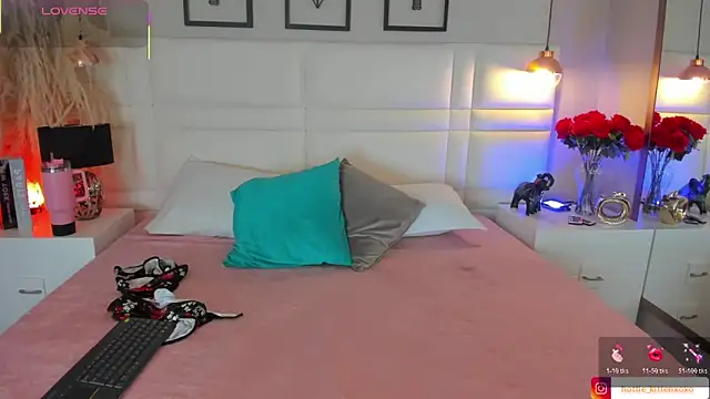 Viollet xoxo online show from 11/22/25, 07:24