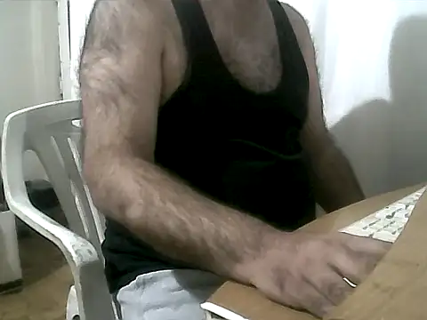 Snapshot of gerek27 chatting on 10/13/25, 09:04 gerek27 online show from 10/13/25, 09:04