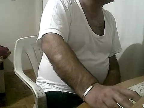 Snapshot of gerek27 chatting on 11/25/25, 11:05 gerek27 online show from 11/25/25, 11:05
